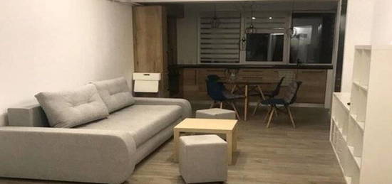 Schöne 1,5 Zimmer Wohnung  Wohnung  Balkon Einbauküche