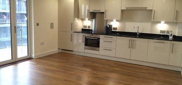 Flat to rent in Marsworth House, Wembley HA0