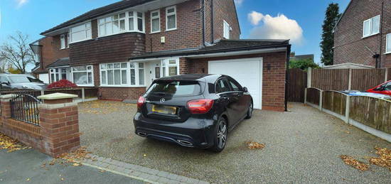 3 bedroom semi-detached house to rent