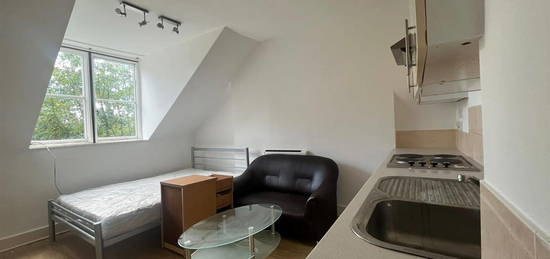 Property to rent in Chichele Road, London NW2