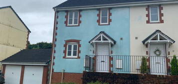 3 bedroom semi-detached house