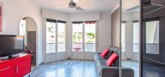 Studio lumineux de 28m² et terrasse de 8m² - Centre Cannes