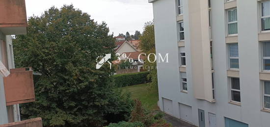 Appartement dans la verdure à deux pas du centre ville de Va