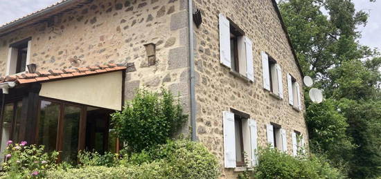 Maison 137 m² Abjat Sur Bandiat