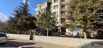 AHLAT'DAN YAZIR MAH. YENİ İSTANBUL CADDE ÜSTÜ SATILIK 3+1 DAİRE