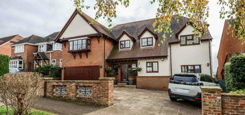 5 bedroom detached house for sale