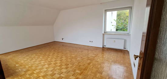 Renovierte. gut geschnittene Wohnung mit Loggia am Naherholungsgebiet Königsforst und Rather See