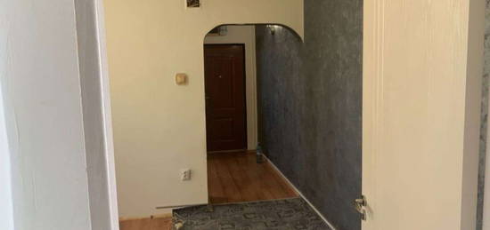 Apartament 2 camere semidecomandat, Rovine