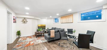 76 Larkin Dr W, Barrie, ON L4M 7B4