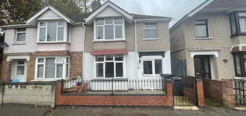 3 bedroom semi-detached house to rent