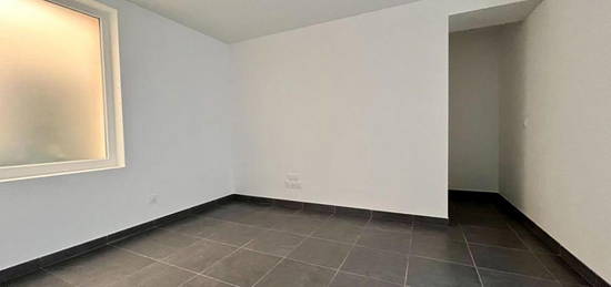 Studio  à louer, 1 pièce, 27 m², Étage 0/–