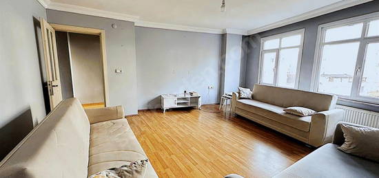 İKİTELLİ ATATÜRK MAHALLESİNDE 2+1 75 M2 FUL EŞYALI TEMİZ DAİRE