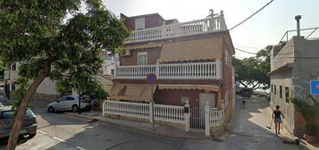 Casa en calle Escritor Ferredon Martínez, El Candado - El Palo, Málaga