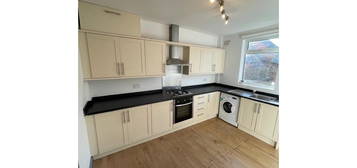 2 bed end terrace house to rent