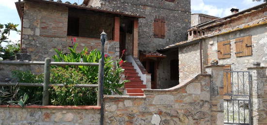 Casa di paese in vendita in località Maggiano, 107