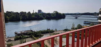 Neubau-Erstbezug. 
Gemütliche 1-Zimmer-Wohnung mit traumhaftem Blick auf die Havel in Spandau.