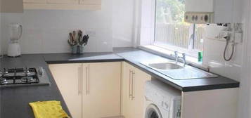 5 bedroom terraced house to rent