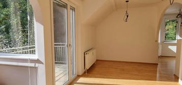 HELLE MAISONETTEWOHNUNG MIT BALKON UND GARAGE