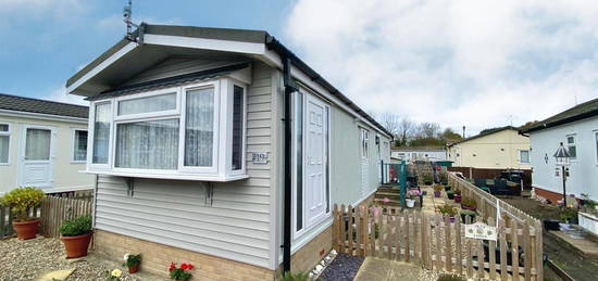 Mobile/park home for sale in Arbor Lane, Pakiefield, Lowestoft, Suffolk NR33