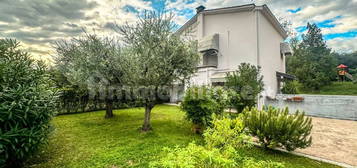 Villa bifamiliare, buono stato, 160 m², Salò