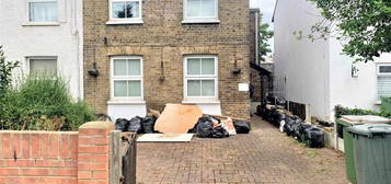 4 bedroom terraced house to rent