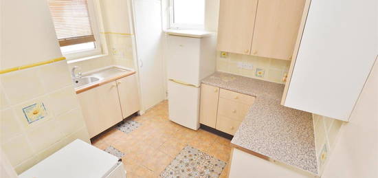 Flat to rent in Robert Street, Royal Docks, London E16