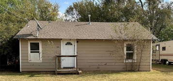 526 S Howard Ave, Elk City, OK 73644