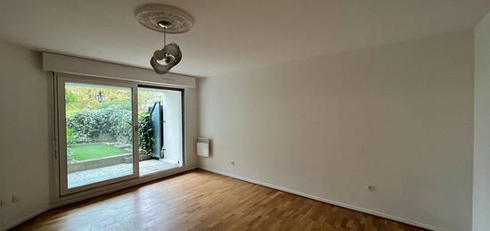 Appartement  à louer, 3 pièces, 2 chambres, 63 m²