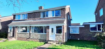 3 bedroom semi-detached house to rent