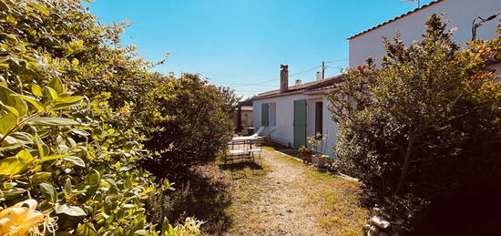 Maison de charme dans le centre de Saint Pierre