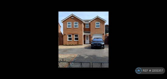 4 bedroom detached house