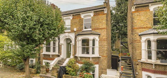 Maisonette for sale in Hugo Road, London N19