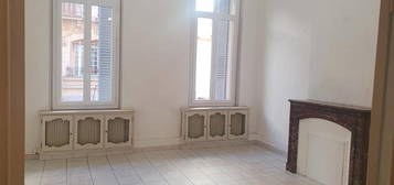 Appartement  à louer, 2 pièces, 1 chambre, 67 m²