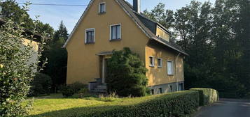 *RESERVIERT* Großzügiges Ein-/Zweifamilienhaus mit kleinem Apartment und angrenzendem Waldgrundstück - nahe Hamm/Sieg!