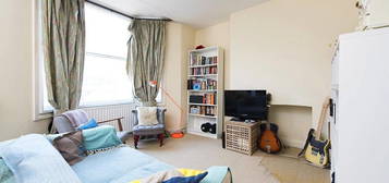 2 bed flat to rent