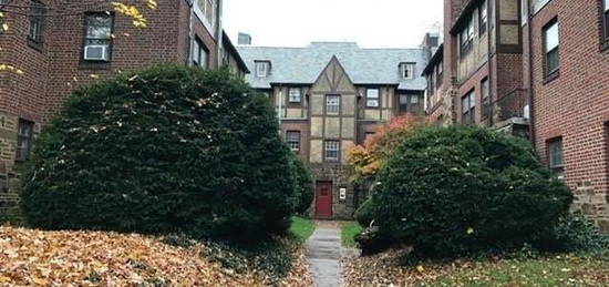 126 Argyle Rd Apt A5, Ardmore, PA 19003