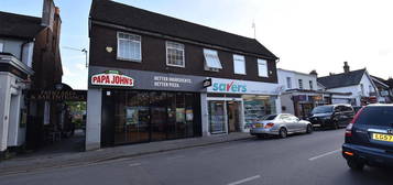 Flat to rent in High Street, Horley RH6