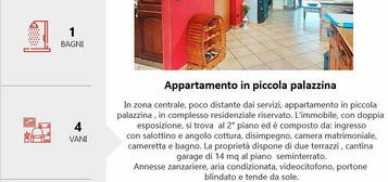 Appartamento e garage,piccola palazzina