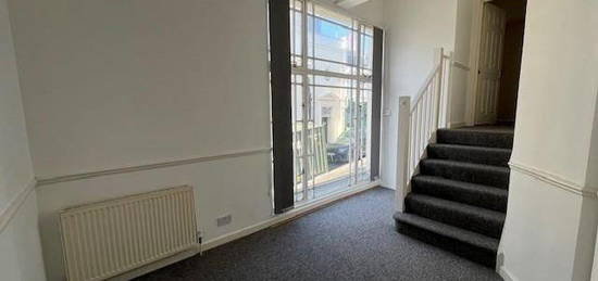 Flat to rent in Dean Street, Brighton BN1