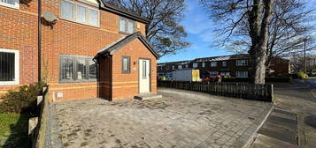 3 bed semi-detached house for sale