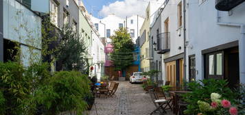 Mews house to rent in Alba Place, London W11