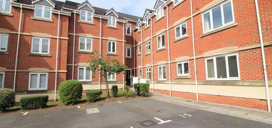 Flat to rent in Trinity Road, Edwinstowe, Mansfield NG21