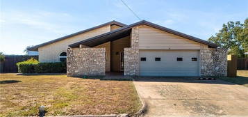 502 Fennimore St, Gatesville, TX 76528