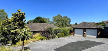 4 bedroom detached bungalow for sale