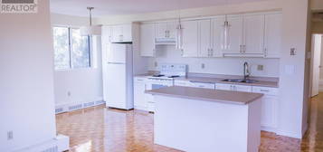 213 - 262 ROSE STREET, Barrie (Wellington), Ontario 