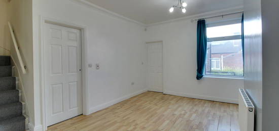 Flat to rent in Chesterfield Road, Sheffield S8