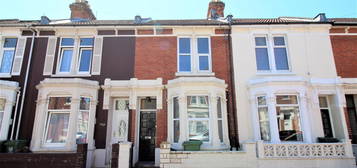 Room to rent in Manners Road, Southsea PO4