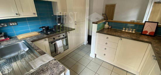 4 bedroom terraced house