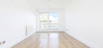 2 bed flat to rent