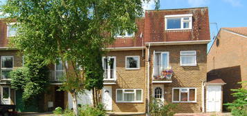 Property to rent in Rowan Close, Ealing, London W5